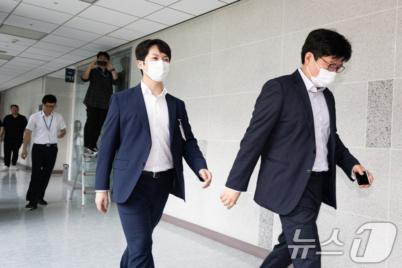 (서울=뉴스1) 유승관 기자 = 김건희 여사의 각종 의혹을 수사하는 김건희 특검팀(특별검사 민중기)이 이준석 개혁신당 대표에 대한 전방위 압수수색에 나선 28일 서울 여의도 국회 …