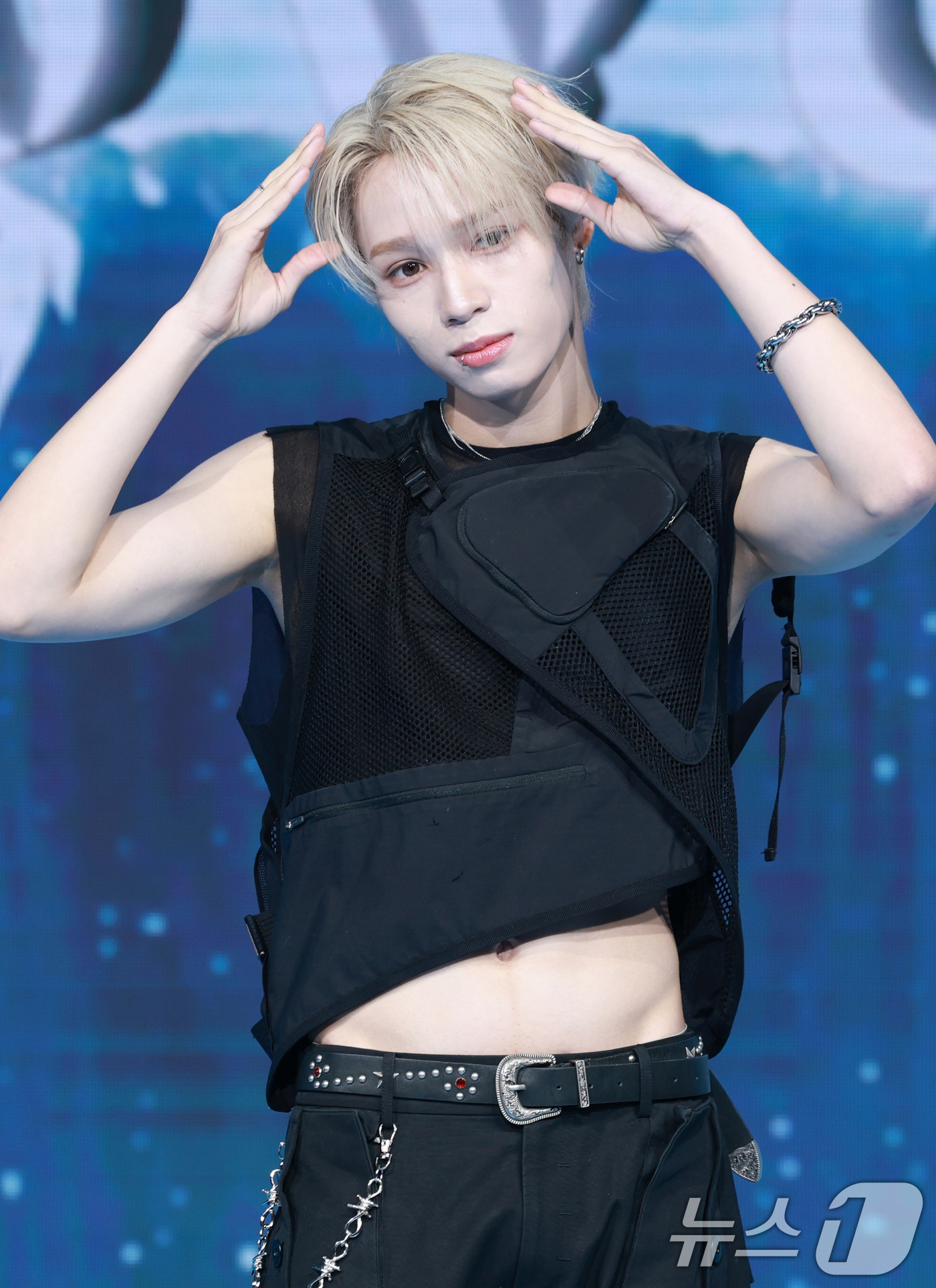 (서울=뉴스1) 권현진 기자 = 세븐투에잇 디옴이 28일 오후 서울 마포구 쇼킹케이팝센터에서 가진 첫 번째 싱글 ‘세븐투에잇(SEVENTOEIGT)’ 쇼케이스에서 포즈를 취하고 있 …