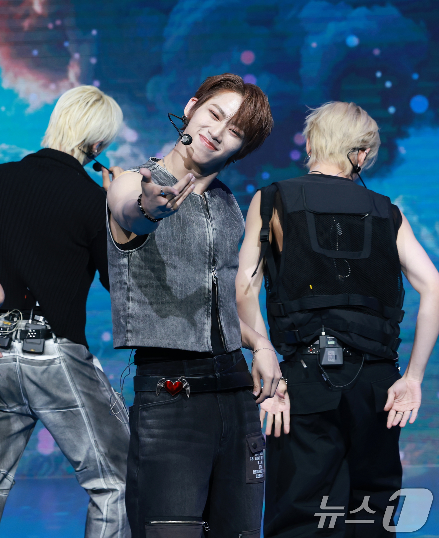 (서울=뉴스1) 권현진 기자 = 세븐투에잇 엑시가 28일 오후 서울 마포구 쇼킹케이팝센터에서 가진 첫 번째 싱글 ‘세븐투에잇(SEVENTOEIGT)’ 쇼케이스에서 신곡을 선보이고 …