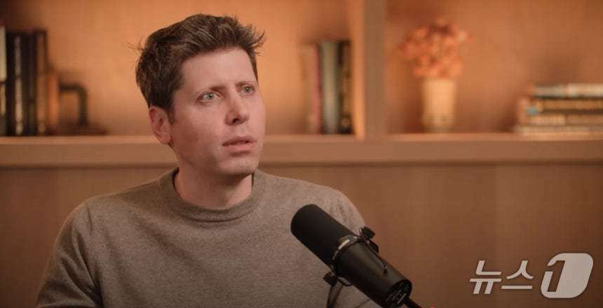 본문 이미지 - 샘 올트먼 오픈AI CEO가 오픈AI 팟캐스트에서 발언하고 있다.&#40;영상 갈무리&#41;