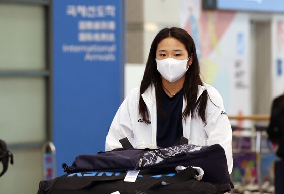 안세영 "무릎 부상, 심각하지 않다…재정비해 다시 정상으로"