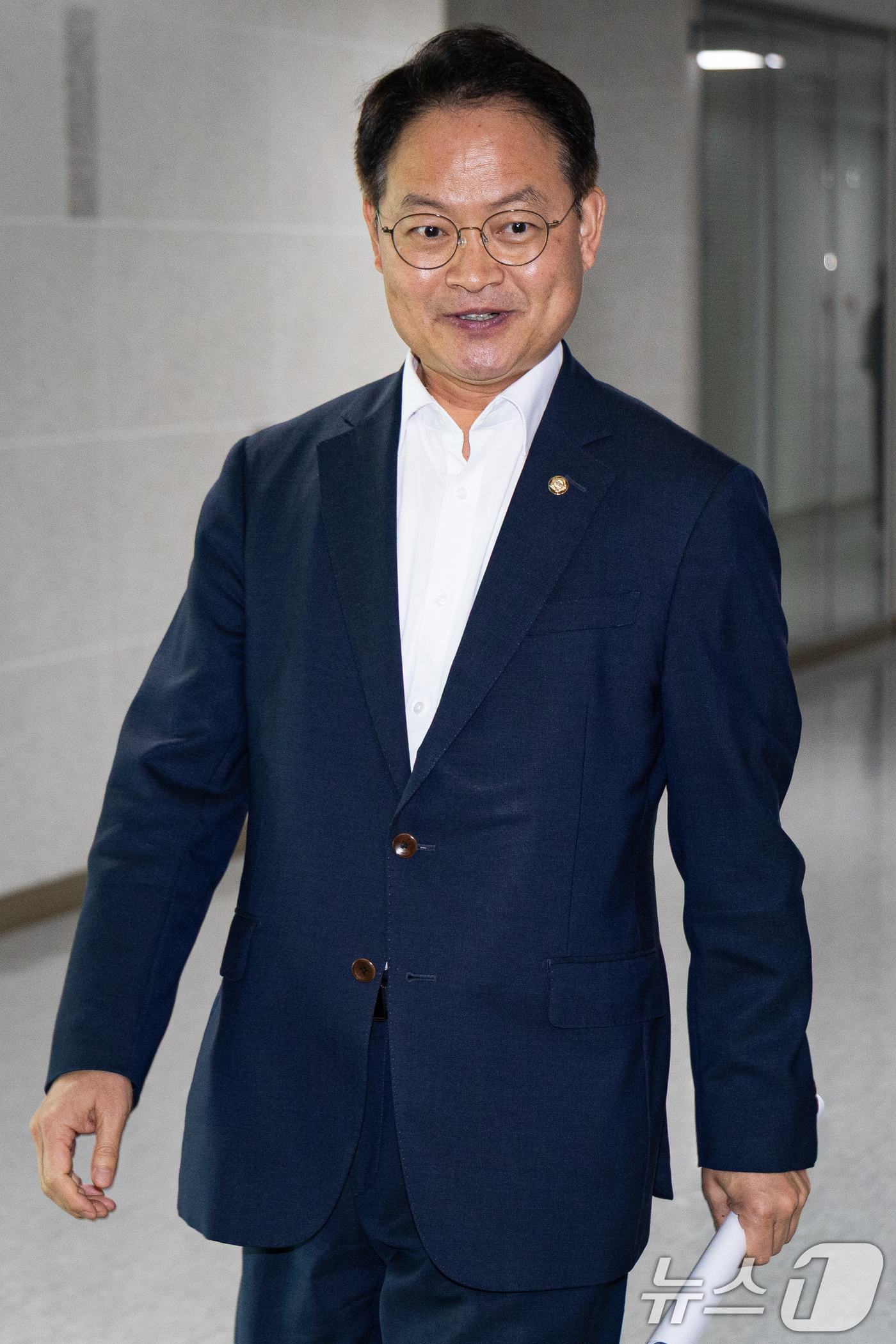 (서울=뉴스1) 유승관 기자 = 허영 더불어민주당 정책수석부대표가 29일 서울 여의도 국회 의원회관에서 열린 세제개편안 논의를 위한 당정협의에 참석하고 있다. 2025.7.29/뉴 …