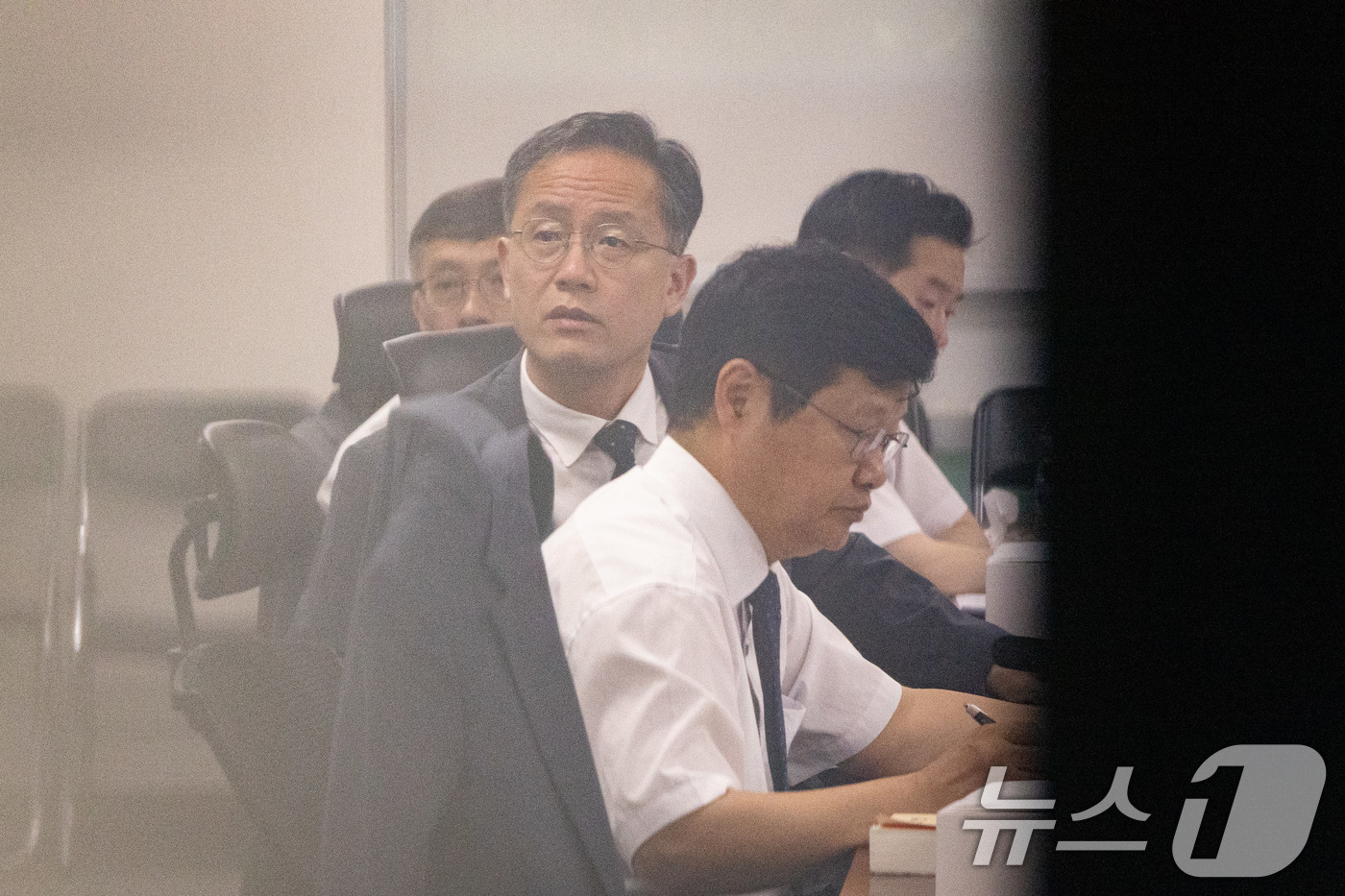 (서울=뉴스1) 유승관 기자 = 이형일 기획재정부 1차관이 29일 서울 여의도 국회 의원회관에서 열린 세제개편안 논의를 위한 당정협의에 참석하고 있다. 2025.7.29/뉴스1