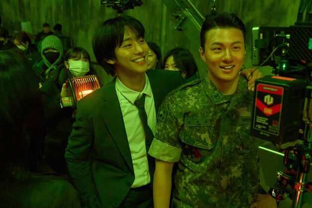 '전독시' 어깨동무한 안효섭·신승호, 다정한 이민호…케미 비하인드