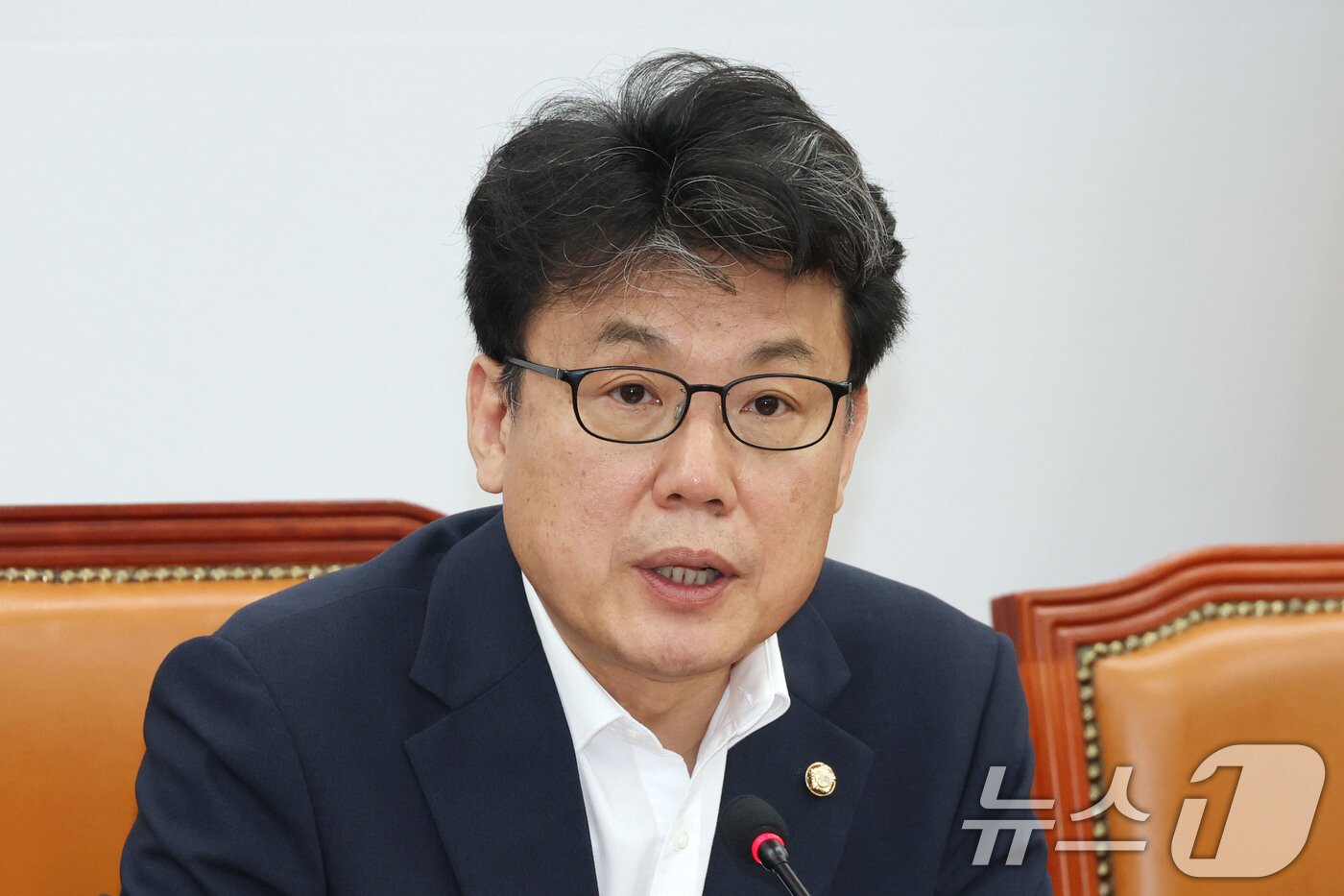 본문 이미지 - 진성준 더불어민주당 정책위의장이 29일 오전 서울 여의도 국회에서 열린 원내대책회의에서 발언하고 있다. 2025.7.29/뉴스1 ⓒ News1 이광호 기자