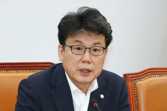 '쓴소리' 진성준, 원내대표 첫 출사표…"치열한 토론 당정청 일체화"