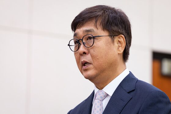 최휘영 "적법하게 재산 매입…부모 부양 과정서 잦은 주소 이전"