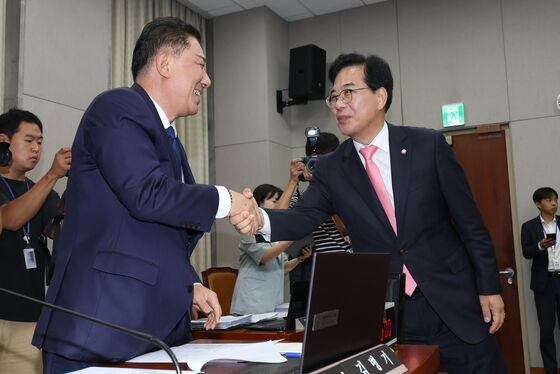 '1년2개월 휴업' 국회 윤리특위 구성…민주 6명·국힘 6명