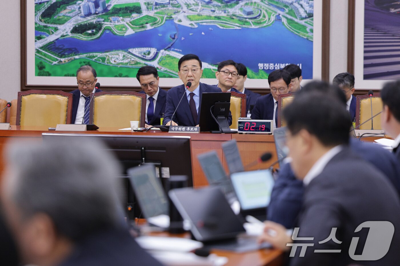 본문 이미지 - 김윤덕 국토교통부 장관 후보자가 29일 오전 서울 여의도 국회 국토교통위원회에서 열린 인사청문회에서 의원 질의에 답변하고 있다. 2025.7.29/뉴스1 ⓒ News1 신웅수 기자