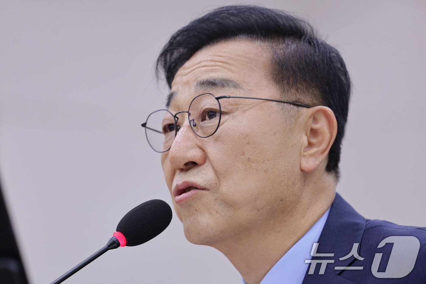 본문 이미지 - 김윤덕 국토교통부 장관 후보자가 29일 오전 서울 여의도 국회 국토교통위원회에서 열린 인사청문회에서 의원 질의에 답변하고 있다. 2025.7.29/뉴스1 ⓒ News1 신웅수 기자