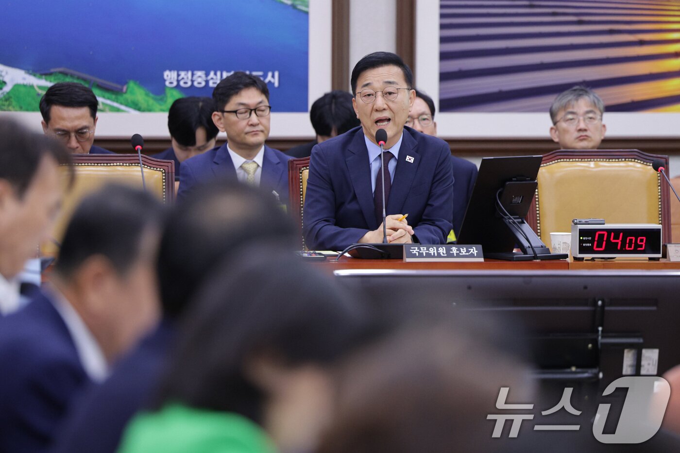 본문 이미지 - 김윤덕 국토교통부 장관 후보자가 29일 오전 서울 여의도 국회 국토교통위원회에서 열린 인사청문회에서 의원 질의에 답변하고 있다. 2025.7.29/뉴스1 ⓒ News1 신웅수 기자