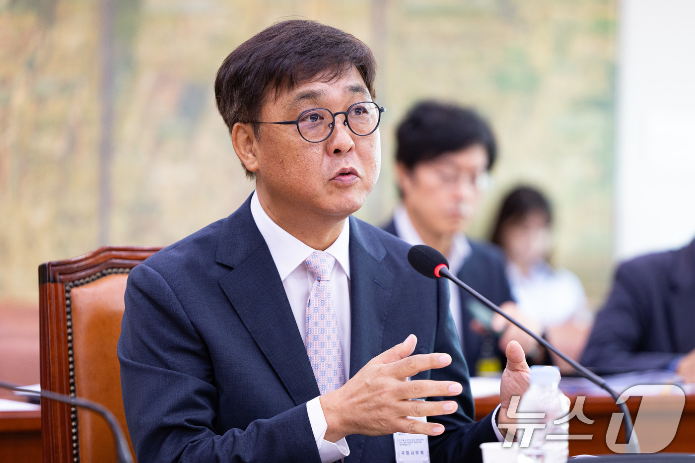 (서울=뉴스1) 유승관 기자 = 최휘영 문화체육관광부 장관 후보자가 29일 서울 여의도 국회 문화체육관광위원회에서 열린 인사청문회에 출석해 의원 질의에 답하고 있다. 2025.7. …
