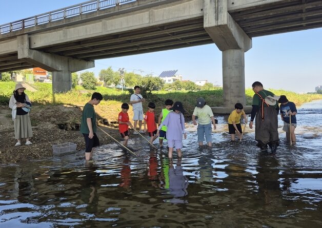 본문 이미지 - 환경교육센터와우 방학 프로그램.(충북교육청 제공. 재판매 및 DB금지)/뉴스1