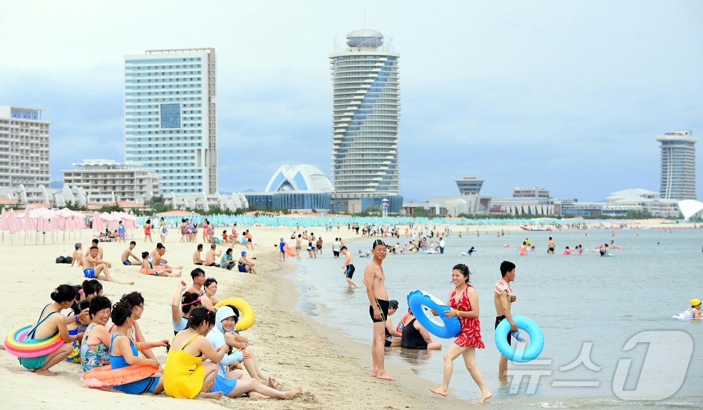 Wonsan Kalma Coastal Tourist Zone / Rodong Sinmun