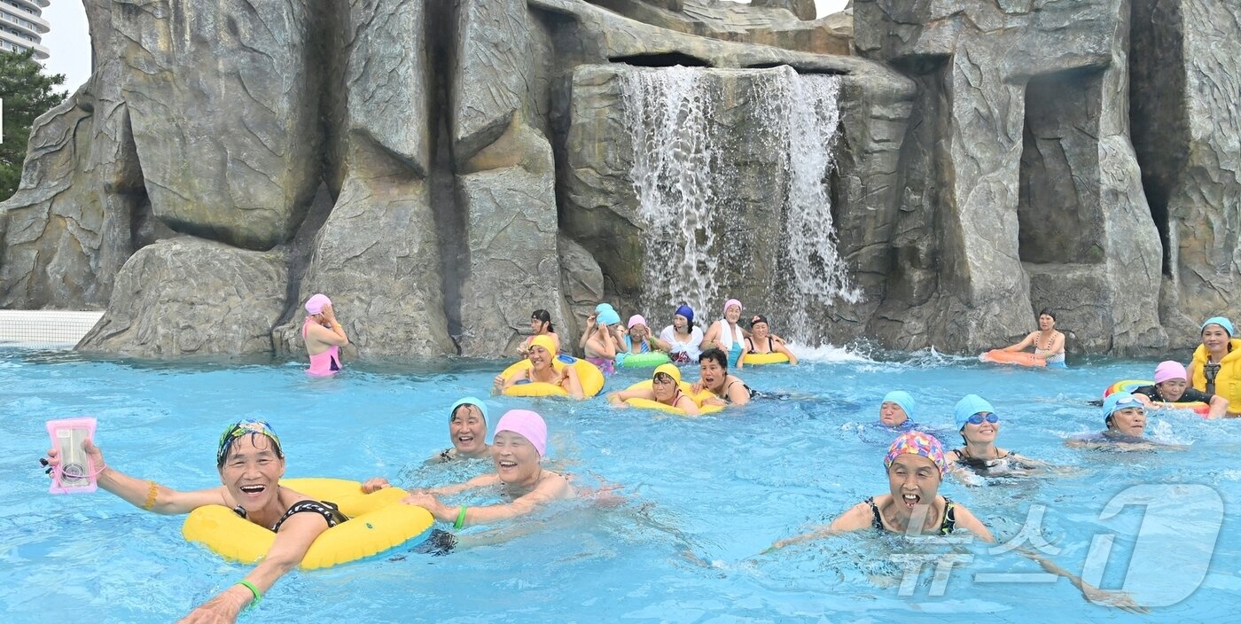 Wonsan Kalma Coastal Tourist Zone / Rodong Sinmun