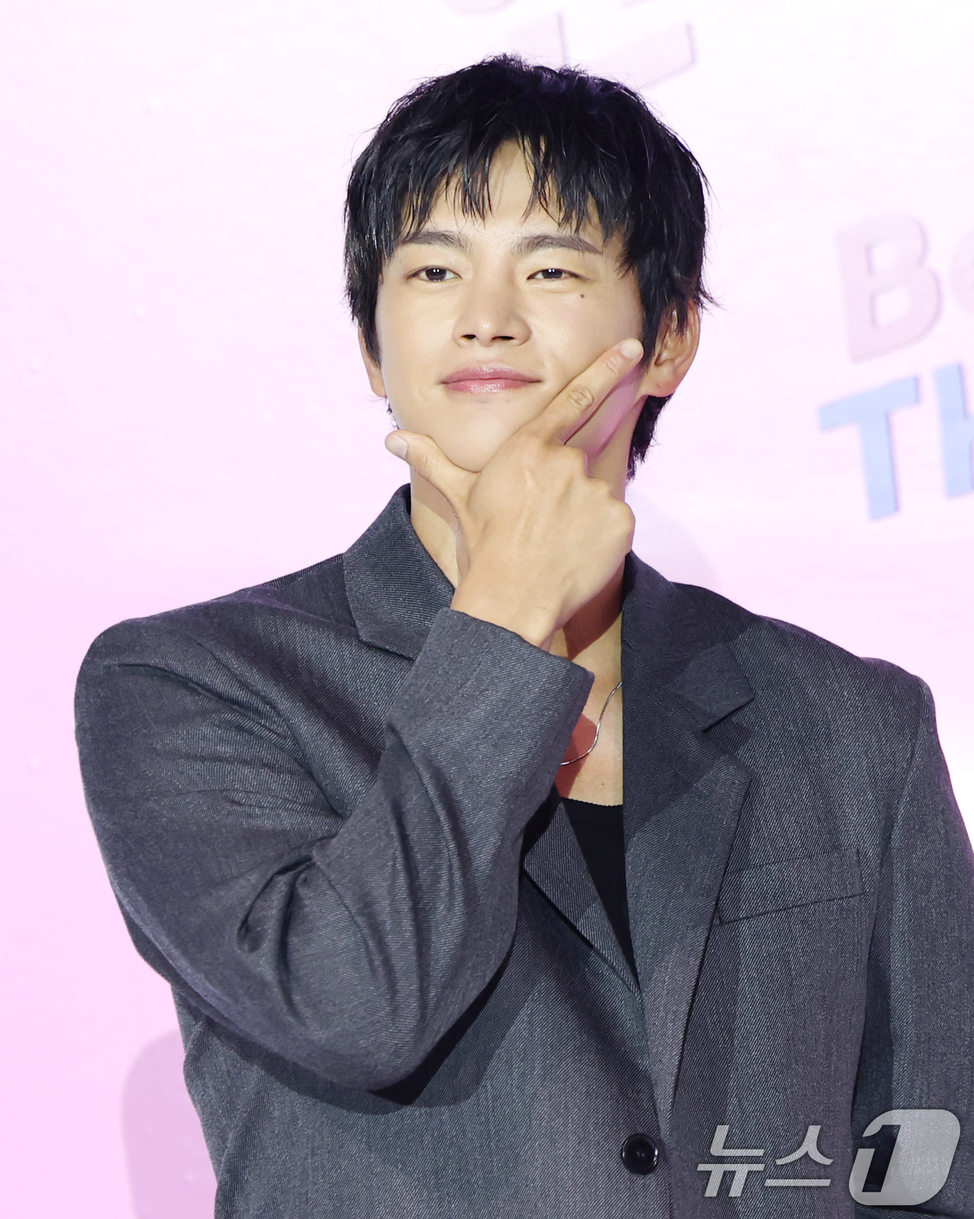 (서울=뉴스1) 권현진 기자 = 배우 서인국이 3일 오전 서울 용산구 CGV용산아이파크몰에서 열린 넷플릭스 예능 '모태솔로지만 연애는 하고 싶어' 제작발표회에 참석해 포즈를 취하고 …