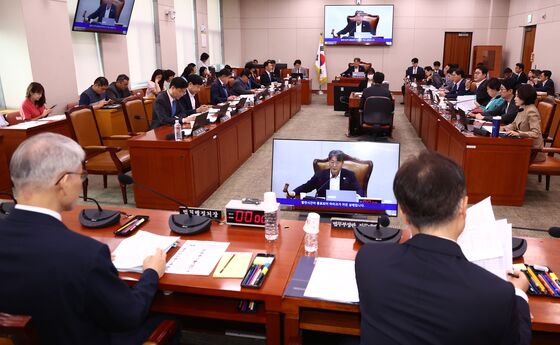 "檢 수사권 통제" vs "中 공안체제"…검찰개혁 공청회 격돌 '예고'