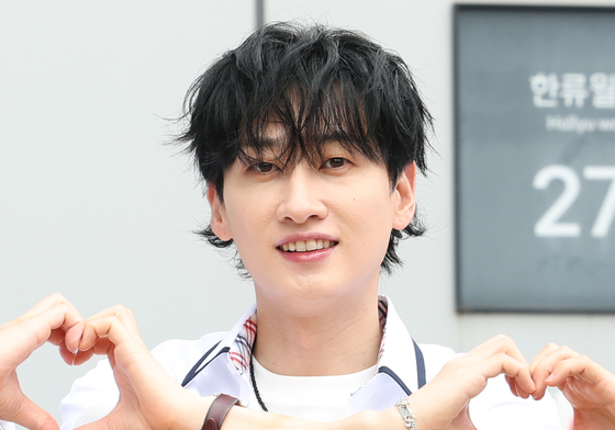 "중증 폐질환 치료에 도움 되길"…슈주 은혁, 삼성서울병원에 1억 기부