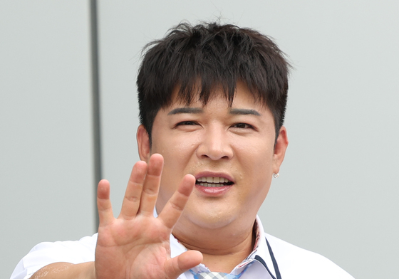 신동 "돈 문제로 부모님과 연락 끊었다…큰돈 바라다 사기"