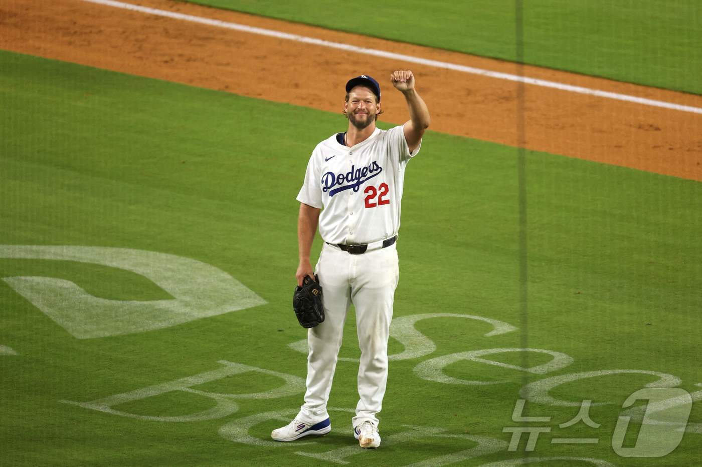 본문 이미지 - LA 다저스 클레이튼 커쇼가 3일(한국시간) 열린 2025 메이저리그 시카고 화이트삭스전에서 개인 통산 3000탈삼진 대기록을 달성했다. ⓒ AFP=뉴스1