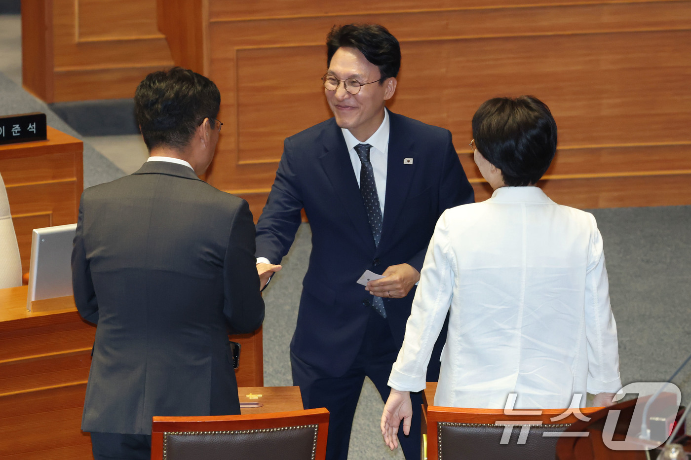 (서울=뉴스1) 이광호 기자 = 김민석 국무총리 후보자가 3일 오후 서울 여의도 국회에서 열린 본회의에서 국무총리 임명동의안 무기명 투표를 하고 있다.  2025.7.3/뉴스1