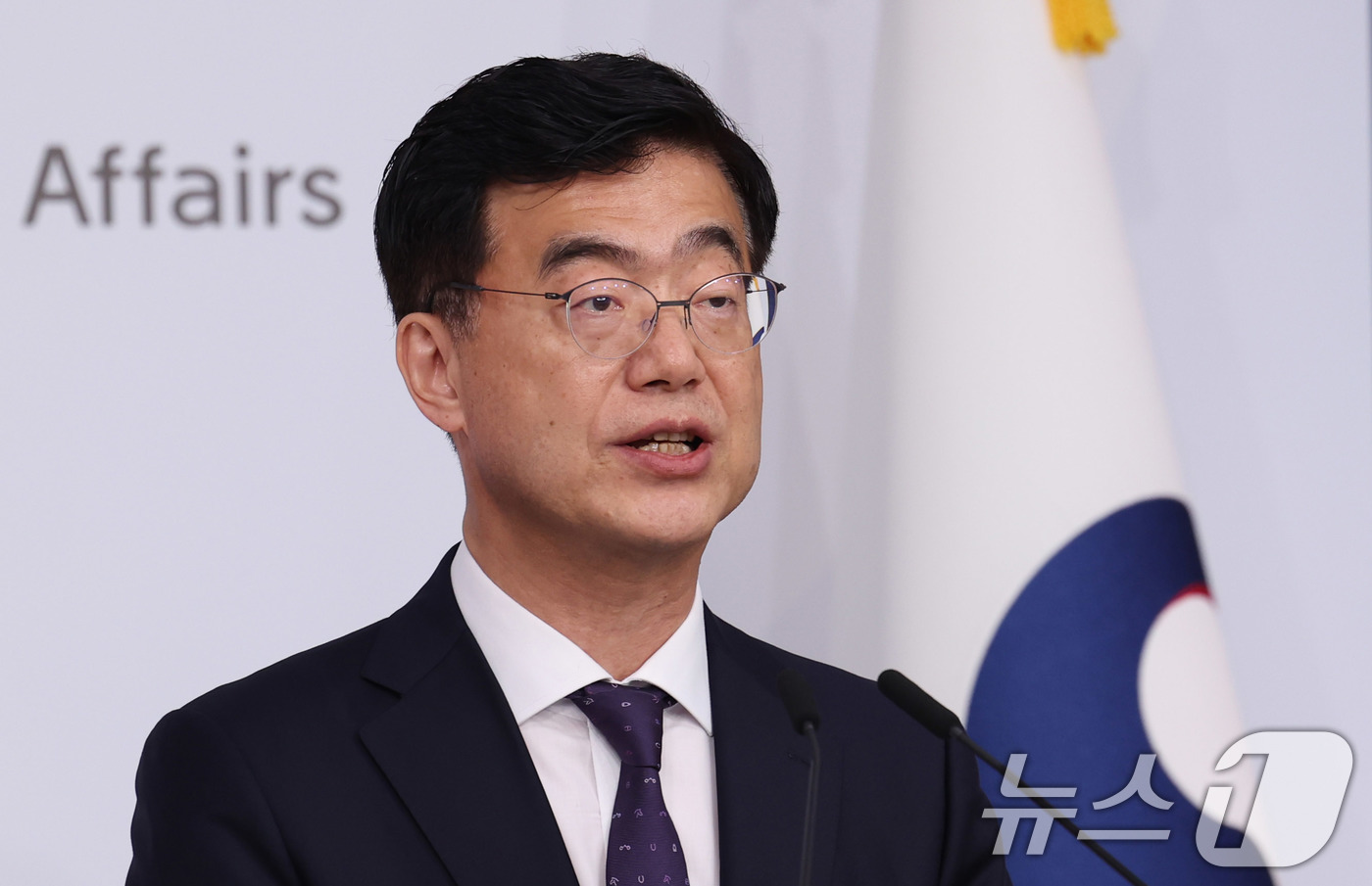 (서울=뉴스1) 박지혜 기자 = 이재웅 외교부 대변인이 3일 서울 종로구 외교부 청사에서 정례브리핑을 하고 있다. 2025.7.3/뉴스1