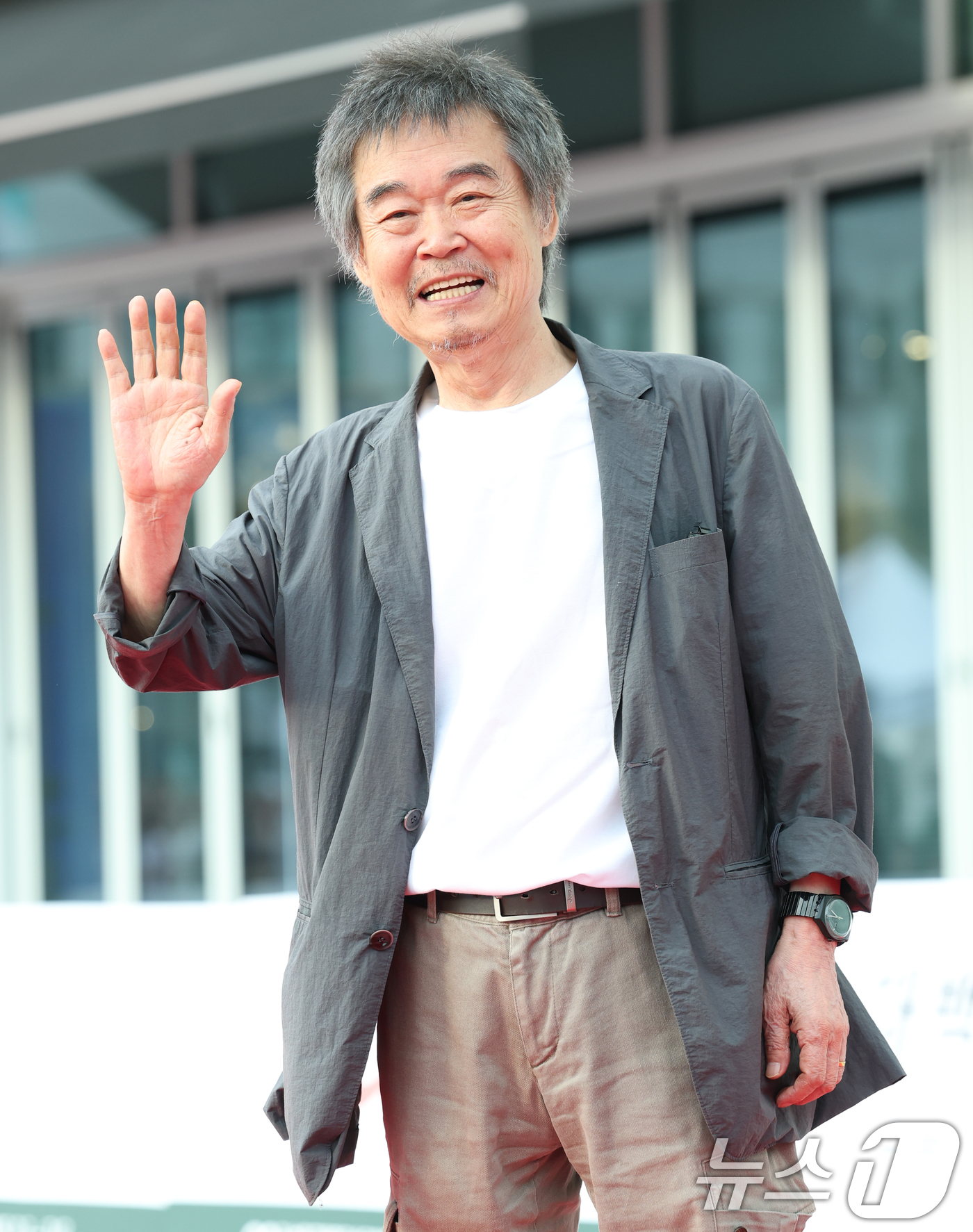 (부천=뉴스1) 권현진 기자 = 배우 주호성이 3일 오후 경기도 부천시청에서 열린 제29회 부천국제판타스틱영화제 행사에 참석해 레드카펫을 밟고 있다. 2025.7.3/뉴스1