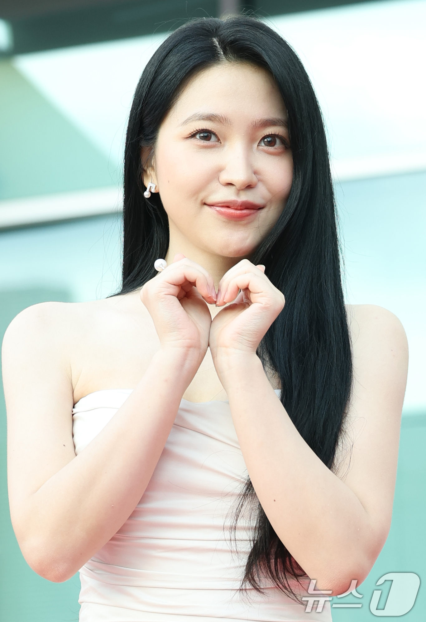 (부천=뉴스1) 권현진 기자 = 레드벨벳 예리가 3일 오후 경기도 부천시청에서 열린 제29회 부천국제판타스틱영화제 행사에 참석해 레드카펫을 밟고 있다. 2025.7.3/뉴스1