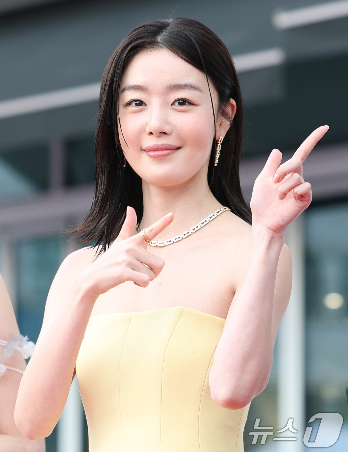 (부천=뉴스1) 권현진 기자 = 배우 한선화가 3일 오후 경기도 부천시청에서 열린 제29회 부천국제판타스틱영화제 레드카펫 행사에 참석해 포즈를 취하고 있다. 2025.7.3/뉴스1 …