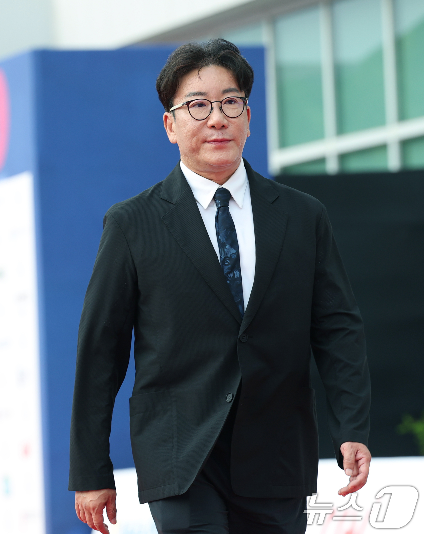 (부천=뉴스1) 권현진 기자 = 윤제균 감독이 3일 오후 경기도 부천시청에서 열린 제29회 부천국제판타스틱영화제 참석해 레드카펫을 밟고 있다. 2025.7.3/뉴스1