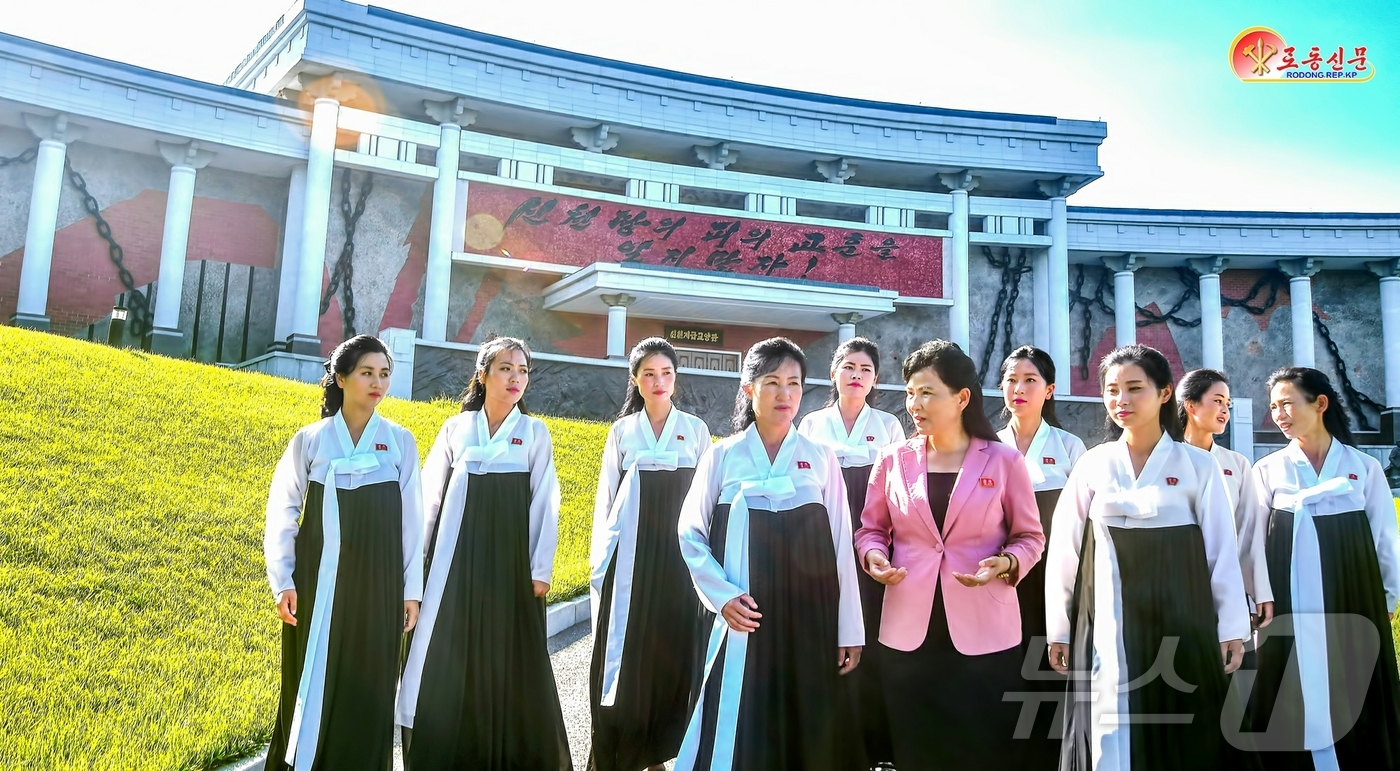 (평양 노동신문=뉴스1) = 북한 노동당 기관지 노동신문은 30일 신천계급교양관 일꾼(간부)들과 강사, 종업원들이 새로운 결의를 안고 분발하고 있다고 보도했다. [국내에서만 사용가 …