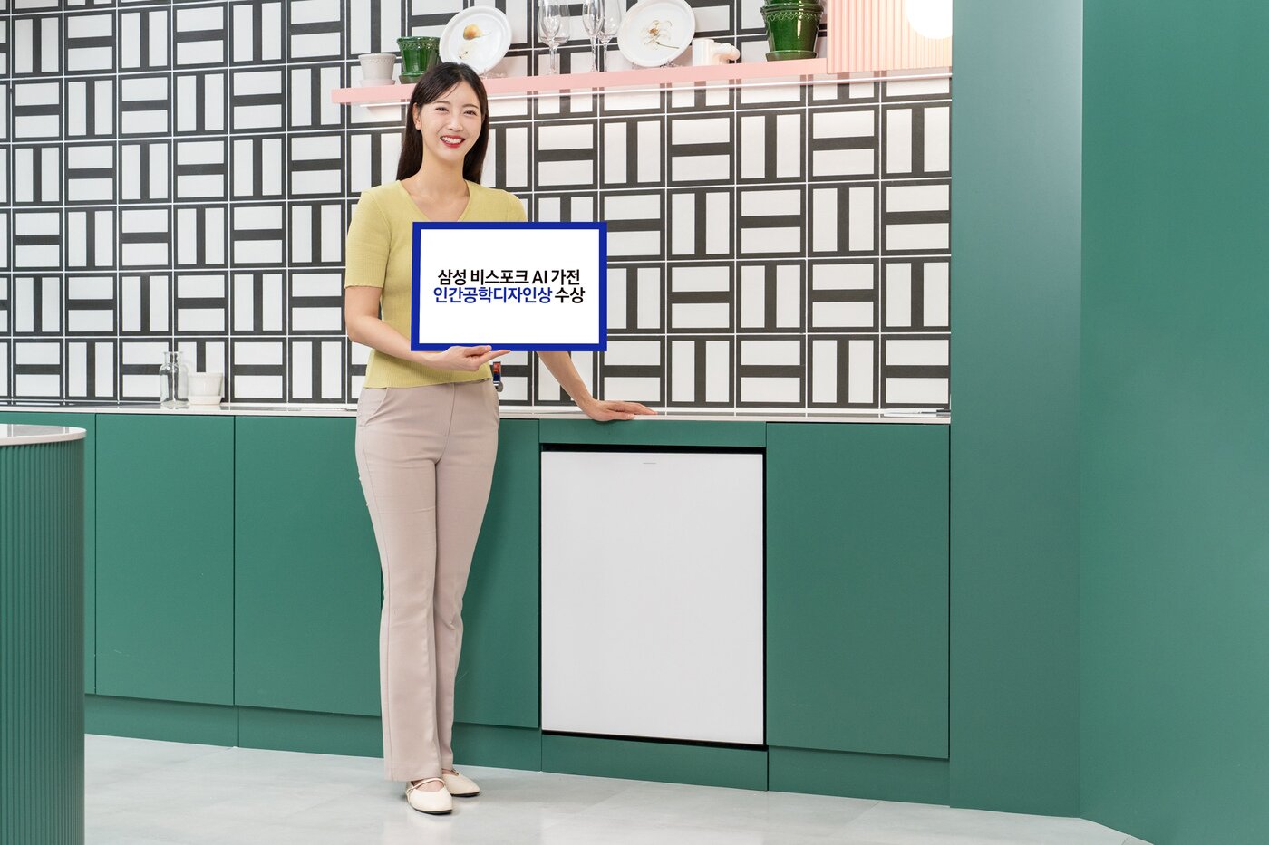 본문 이미지 - 2025년 인간공학디자인상 '베스트 오브 베스트'로 선정된 삼성전자 '비스포크 AI 식기세척기' 제품 이미지(삼성전자 제공). ⓒ 뉴스1