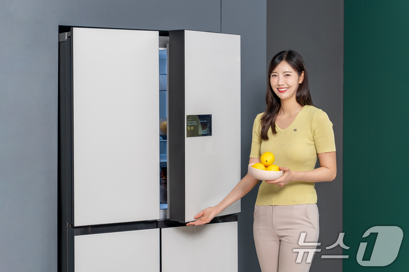 (서울=뉴스1) = 삼성전자 비스포크 AI 가전이 대한인간공학회가 주관하는 2025년 인간공학디자인상을 수상했다고 30일 밝혔다.사진은 2025년 인간공학디자인상 '베스트 오브 베 …