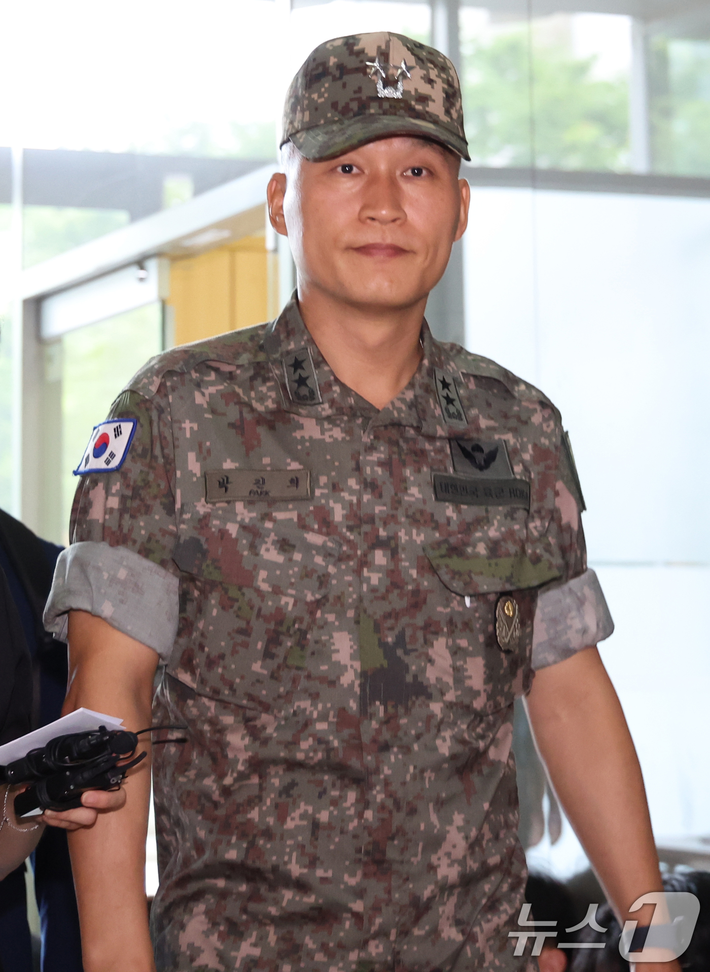 (서울=뉴스1) 김명섭 기자 = 박진희 전 국방부 군사보좌관(육군 소장·현 육군 제56사단장)이 30일 오전 서울 서초구 순직해병 특검(특별검사 이명현)으로  출석하고 있다. 20 …