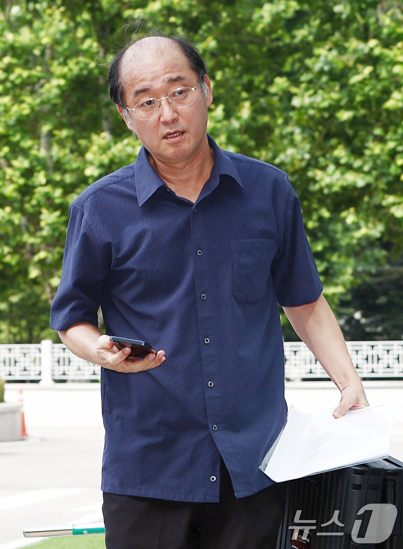 (서울=뉴스1) 김민지 기자 = 노상원 전 국군정보사령관의 친동생이자 변호인을 맡은 노종래 변호사가 30일 오전 12·3 비상계엄 내란·외환 사건을 수사하는 특검팀이 위치한 서울고 …