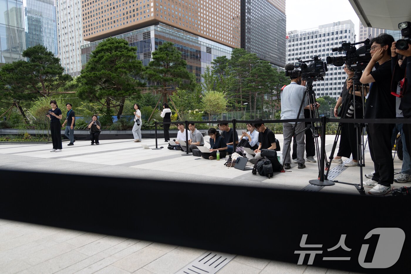 본문 이미지 - 김건희 여사의 각종 의혹을 수사하는 김건희 특검팀&#40;특별검사 민중기&#41;의 윤석열 전 대통령에 대한 첫 소환조사가 또 무산됐다. 2025.7.30/뉴스1 ⓒ News1 이승배 기자