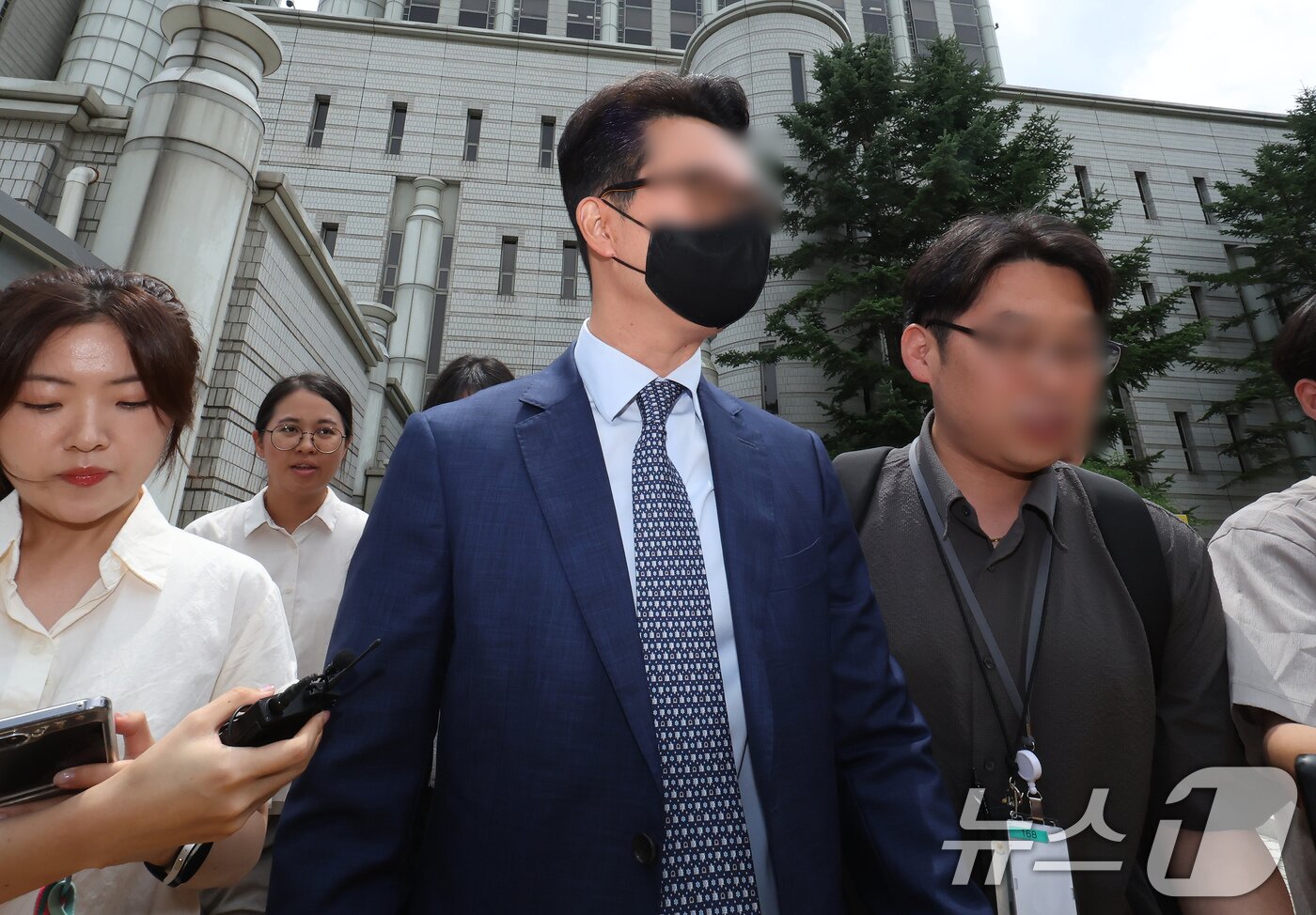 본문 이미지 - 윤석열 전 대통령의 부인 김건희 여사에게 청탁할 목적으로 명품 가방과 목걸이를 전달한 혐의를 받는 윤영호 전 통일교 세계본부장. 2025.7.30/뉴스1 ⓒ News1 장수영 기자