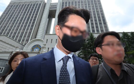 '건진법사 청탁 의혹' 통일교 전 간부 구속…"증거인멸·도망 우려"