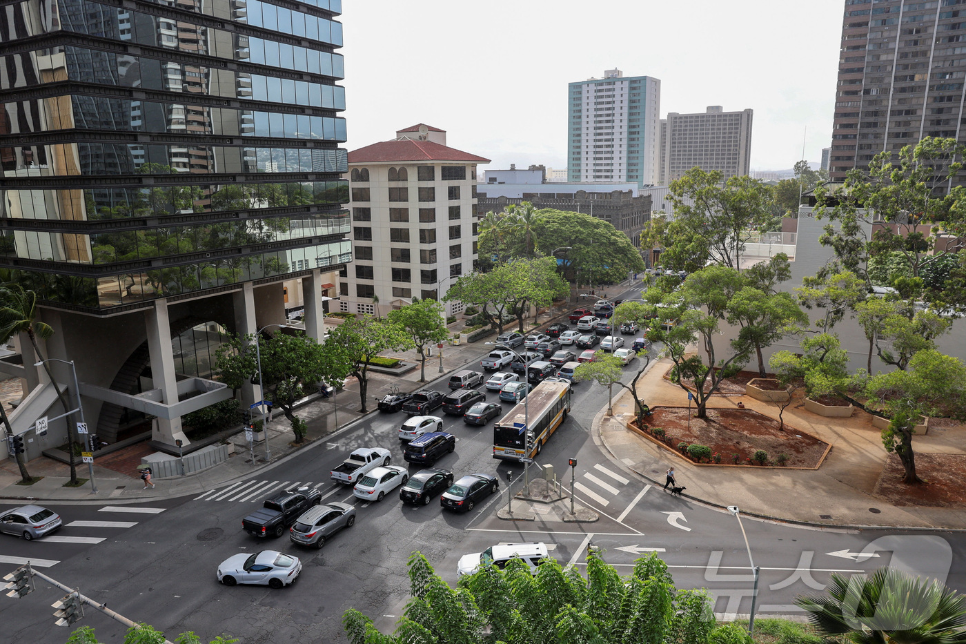 (호놀룰루 로이터=뉴스1) 강민경 기자 = 30일 러시아 극동의 캄차카 반도에서 발생한 지진 이후 하와이 호놀룰루에 쓰나미 경보가 발령되면서 현지 교통이 혼잡해지고 있다. 2025 …