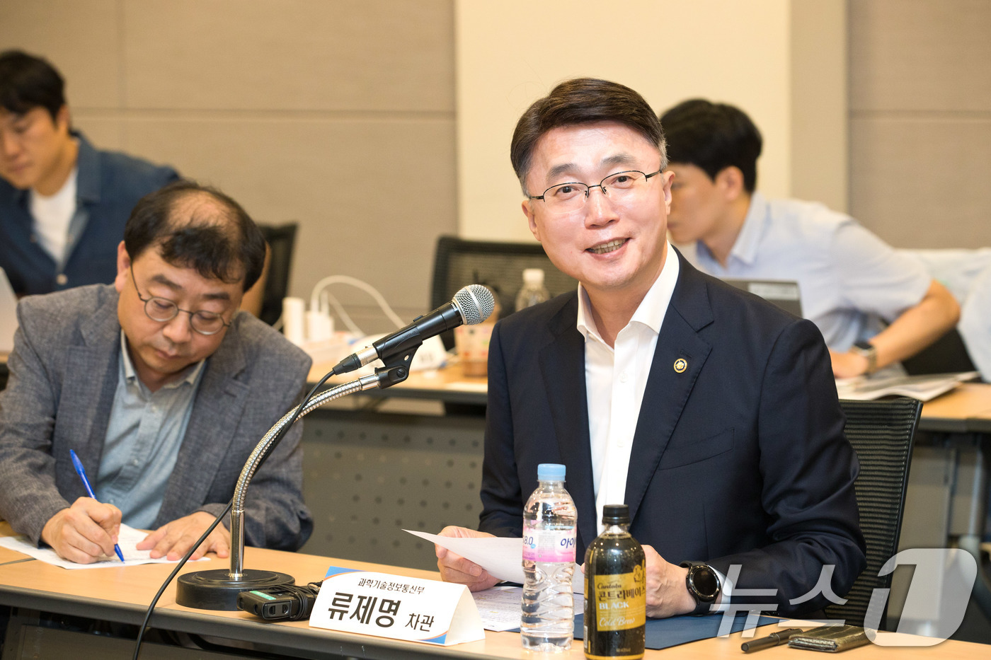 (서울=뉴스1) = 류제명 과학기술정보통신부 제2차관이 30일 서울 중구 대한상공회의소에서 열린 '피지컬 인공지능(AI) 산학연 간담회'에서 인사말을 하고 있다. (과학기술정보통신 …