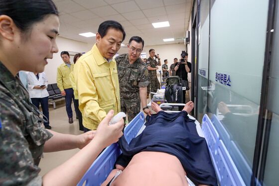 국방차관, 軍 의료 지원 시설 점검…취임 후 첫 행보