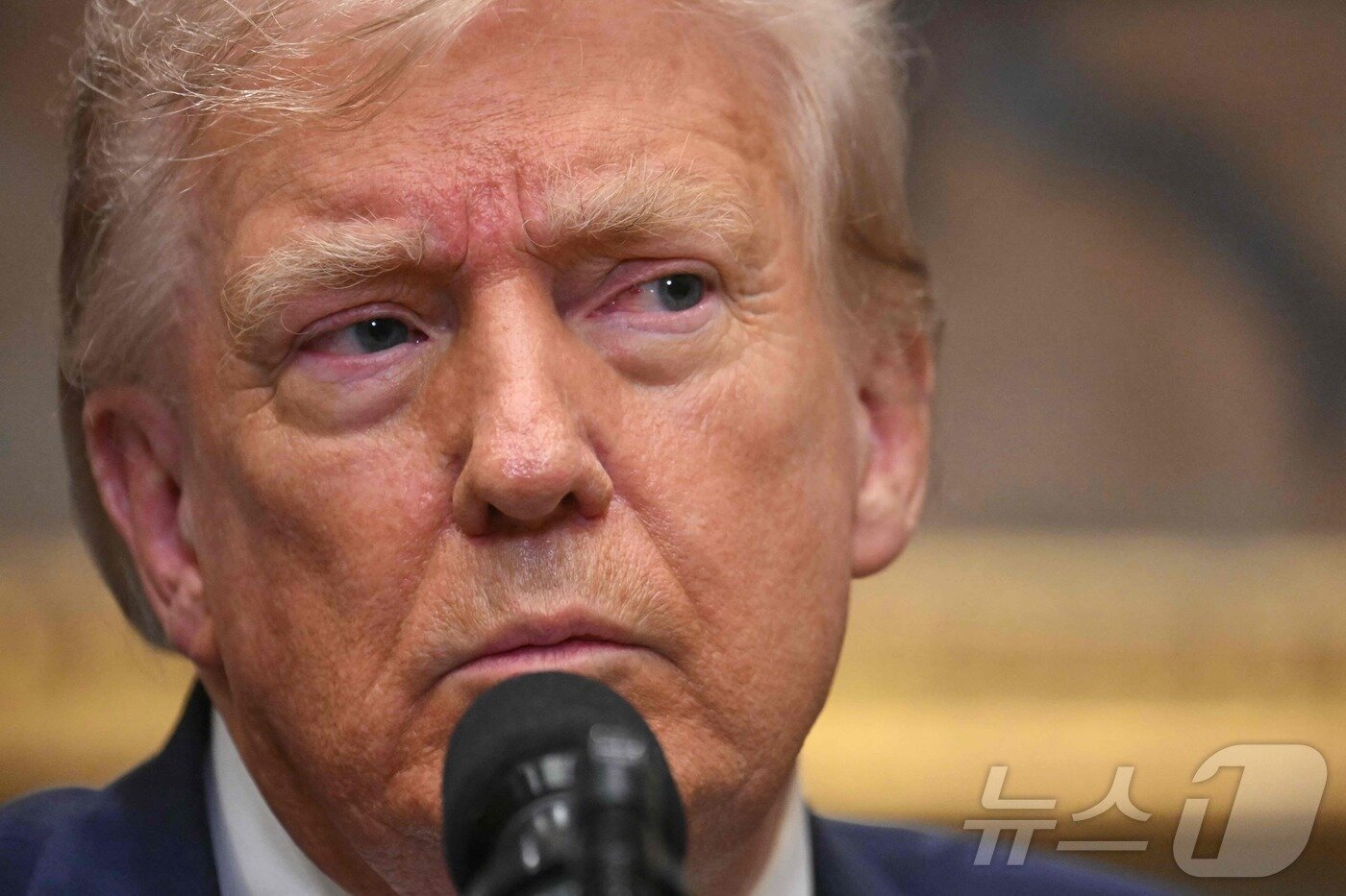 본문 이미지 - 도널드 트럼프 미국 대통령이 30일(현지시간) 워싱턴DC 백악관 루즈벨트 룸에서 열린 퇴역 군인 주택 융자 프로그램 개혁법에 서명하기에 앞서 무역 협상 진행상황에 대해 설명하고 있다. 2025.07.30. ⓒ AFP=뉴스1 ⓒ News1 류정민 특파원