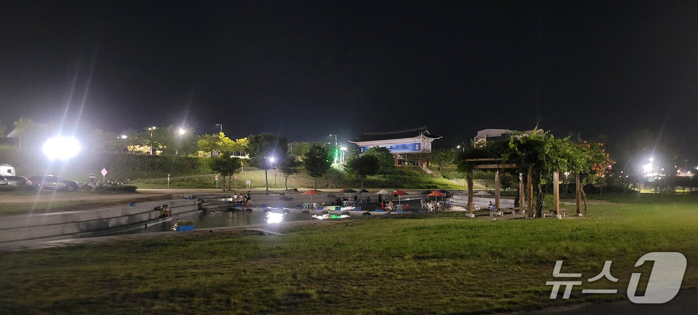본문 이미지 - 안동 달빛 걷기대회 '실개천 물속길' 코스 (안동시 제공.재판매 및 DB 금지)2025.7.31/뉴스1