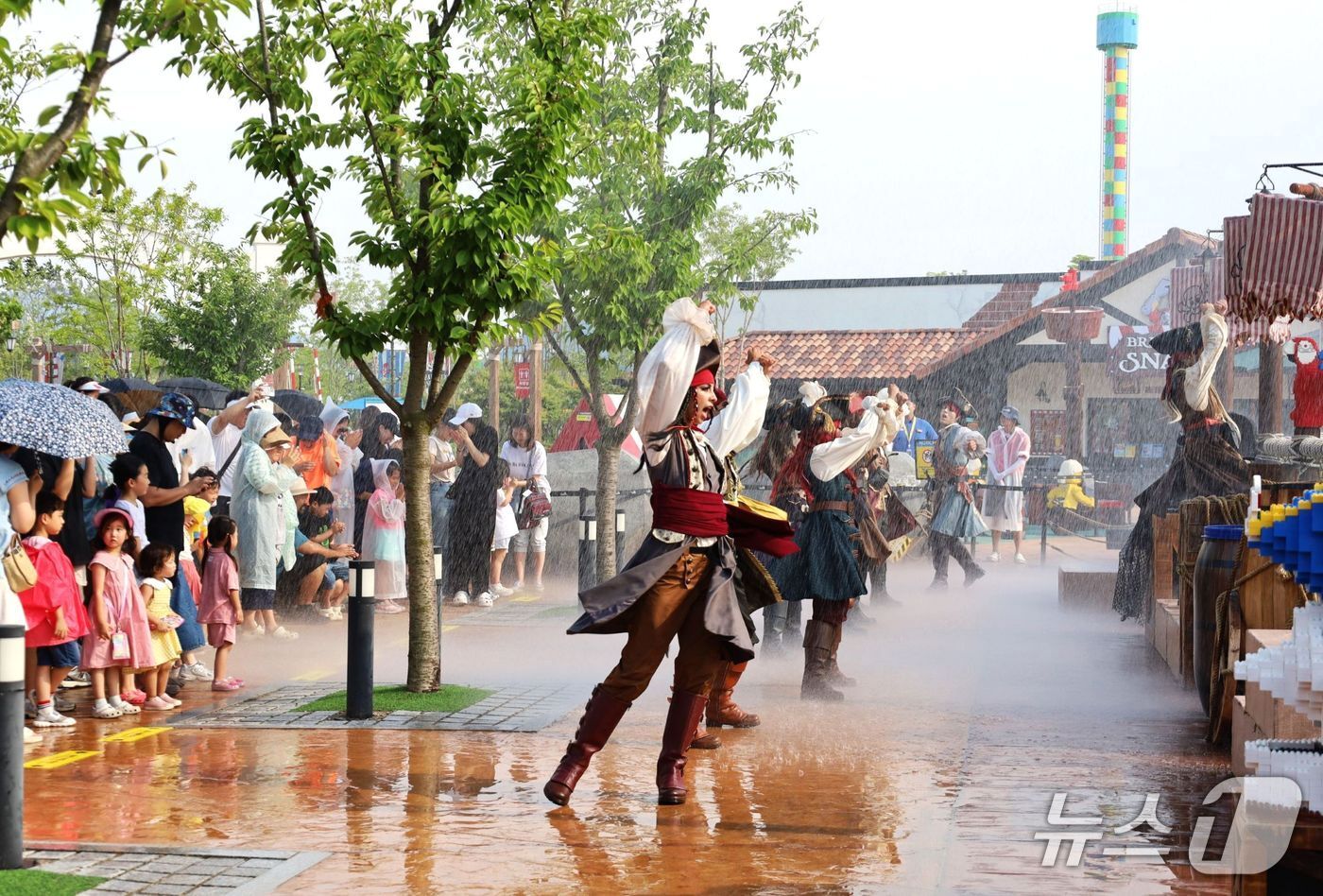 본문 이미지 - 레고랜드, 해적의 바다 구역에서 열리는 워터쇼 파이러츠 어드벤처.(레고랜드 제공, 재판매 및 DB금지)