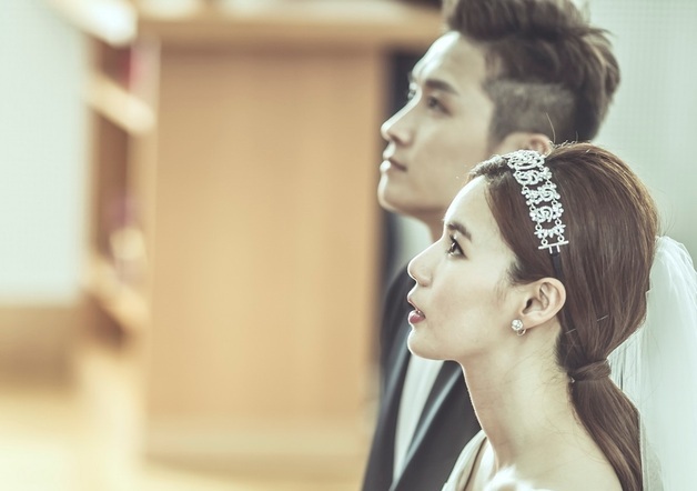 '암 수술 마친' 진태현, ♥박시은과 결혼 10주년 자축 "아내는 나의 모든 것"