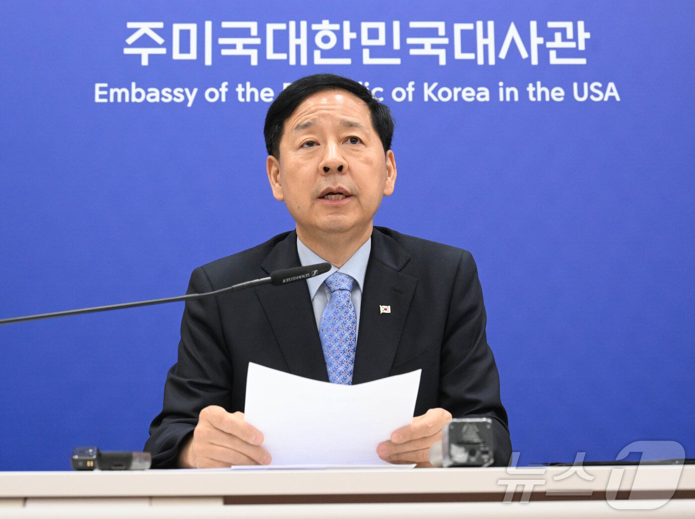 본문 이미지 - 구윤철 경제부총리 겸 기획재정부 장관이 31일&#40;한국시간&#41; 미국 워싱턴D.C. 주미대한민국대사관에서 한-미 통상협의 결과 브리핑을 하고 있다. &#40;기획재정부 제공. 재판매 및 DB 금지&#41; 2025.7.31/뉴스1