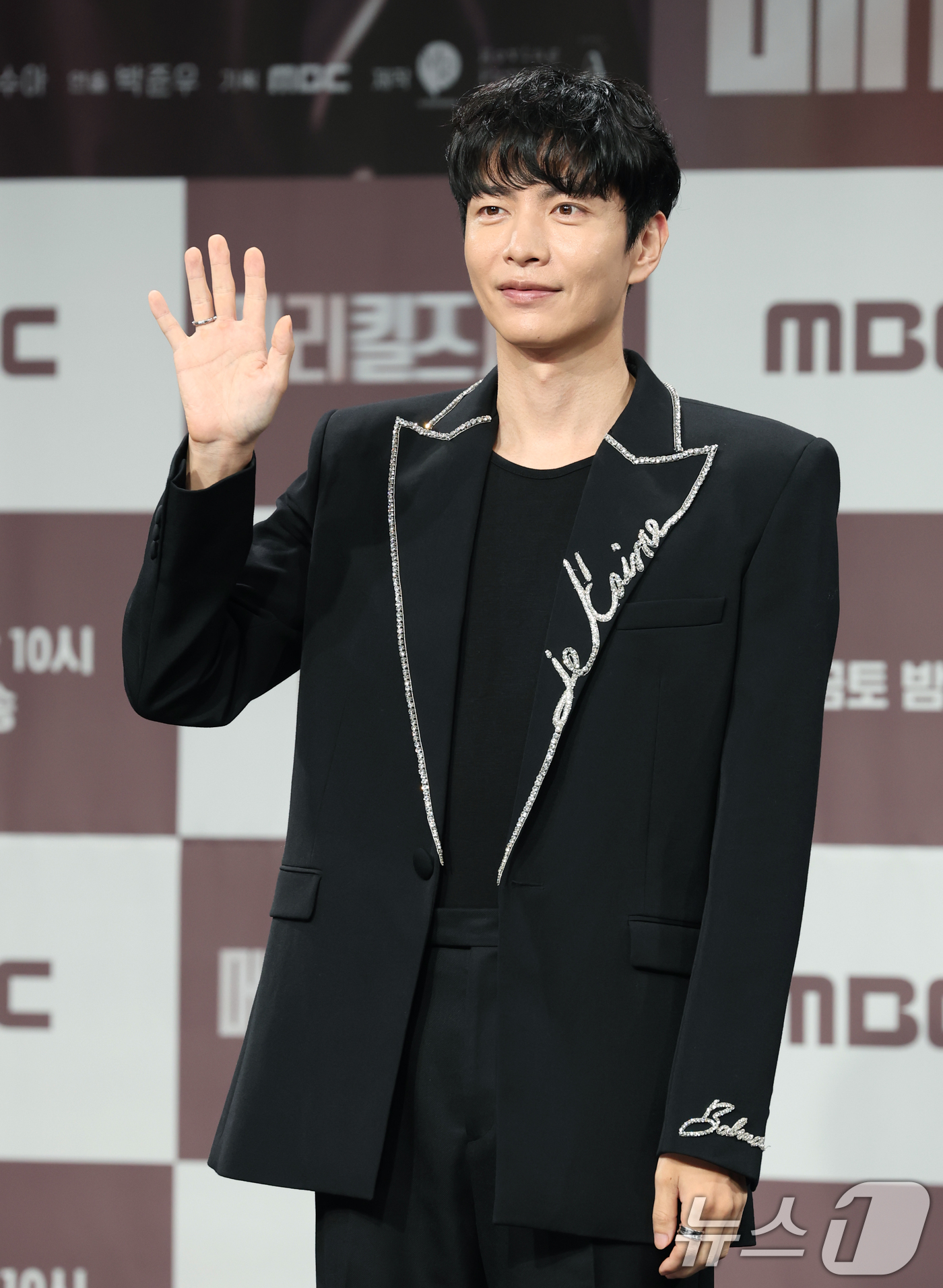 (서울=뉴스1) 권현진 기자 = 배우 이민기가 31일 오전 서울 마포구 MBC 골든마우스홀에서 열린 MBC 금토드라마 '메리킬즈피플' 제작발표회에 참석해 포즈를 취하고 있다.'메리 …