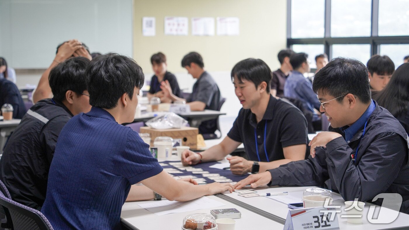 본문 이미지 - 쌍용건설 신입사원 교육 모습 (글로벌세아그룹 제공)