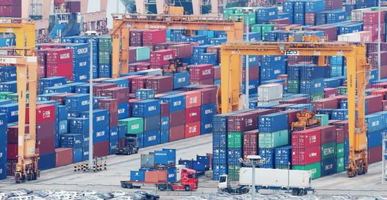 ING "韓경제, 반도체 독주 속 'K자형 양극화'…환율 1500원 돌파" 경고