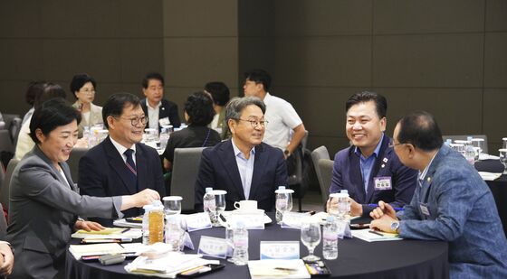 강기정 시장, 시·구 의장단과 대화